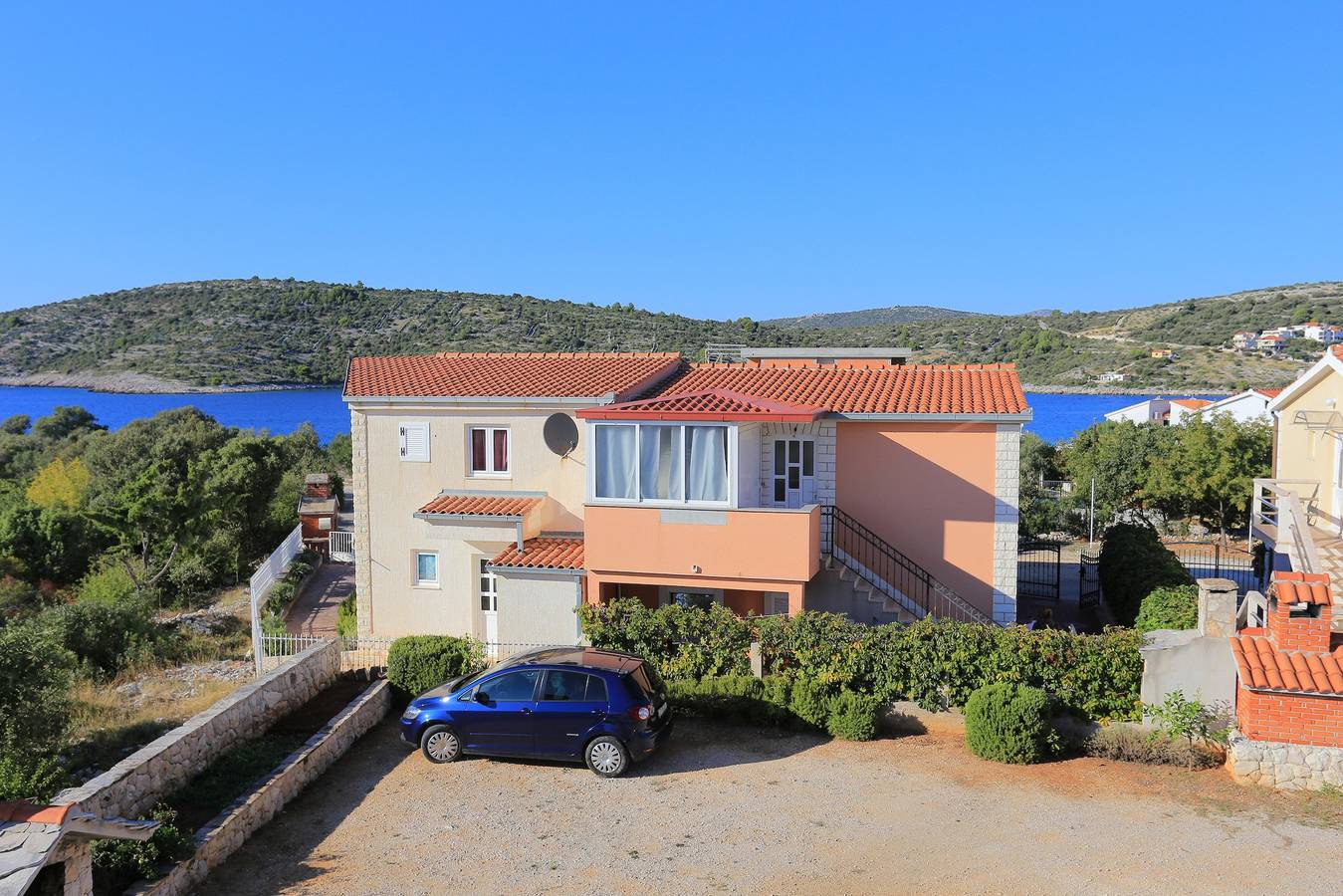 Entire apartment, Two bedroom apartment with terrace and sea view Kanica, Rogoznica A-11745-b in Kanica, Razanj