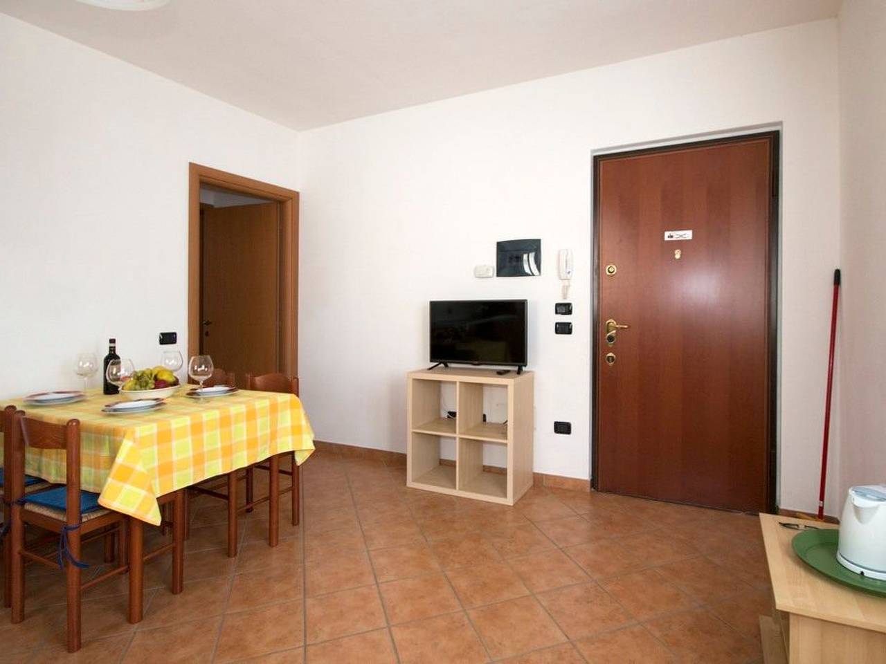 Ganze Wohnung, Wohnung in Domaso mit privatem Parkplatz in Domaso, Comer See
