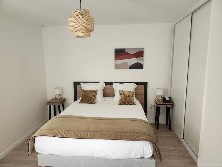 Location de vacances pour 3 personnes, avec sauna et piscine ainsi que jacuzzi et jardin à IFS - 4