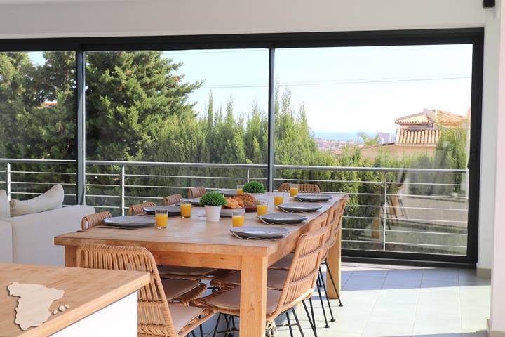 Chalet para 8 personas, con balcón además de vistas al mar y jardín, Se admiten mascotas en Provincia de Alicante - 2