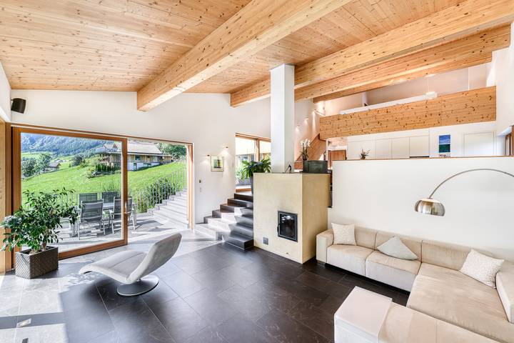 Vakantiehuis voor 14 personen, with Balkon and Whirlpool as well as Terras and Tuin