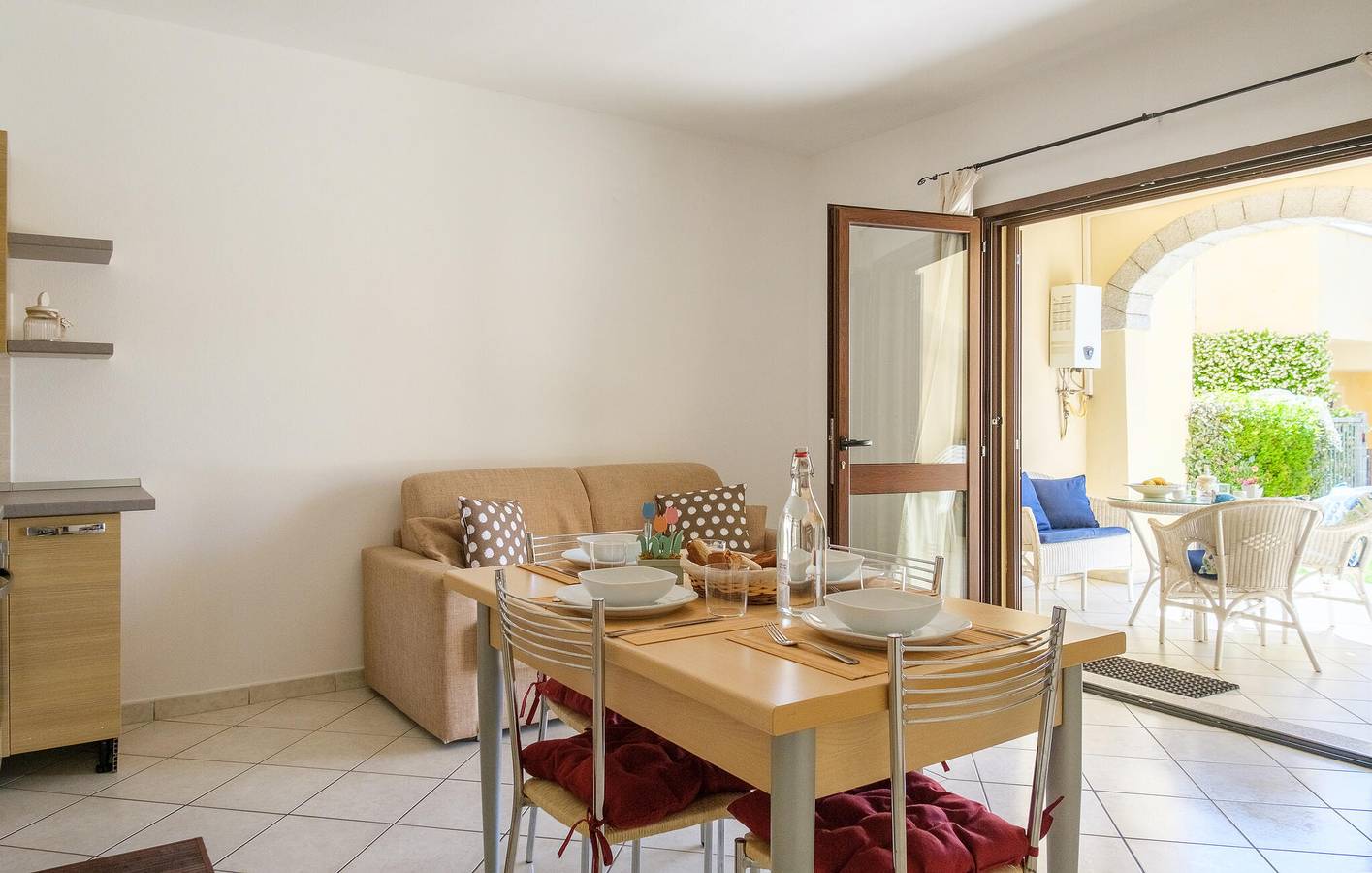Appartamento intero, Appartamento sulla spiaggia con A/C, parcheggio e internet in Porto San Paolo, Loiri Porto San Paolo