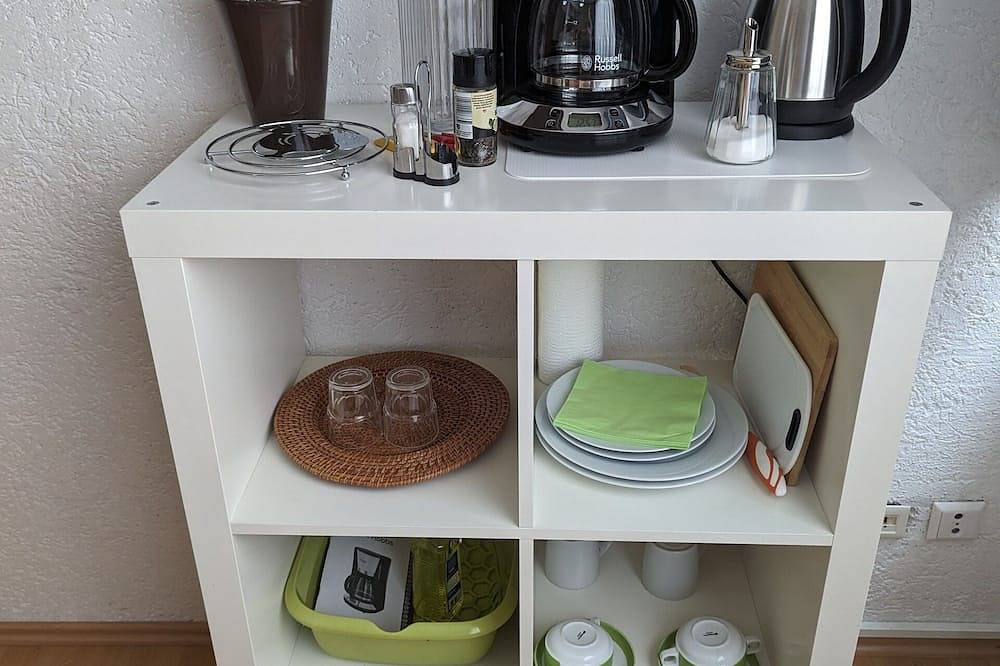 Ganze Wohnung, Geräumiges Doppelzimmer mit Bad und Frühstücksecke, zentral gelegen in Pforzheim, Nordschwarzwald