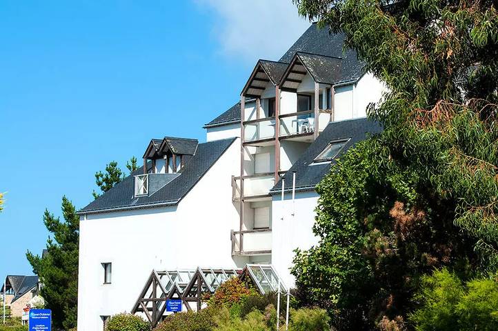 Studio for 4 people, with balcony/terrace and pool - 1