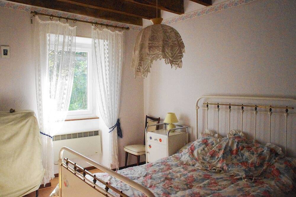 Appartement entier, Appartement au cœur d’une ferme rénovée, 2 chambres, 6 couchages, bien équipé in Landos, Haute-Loire