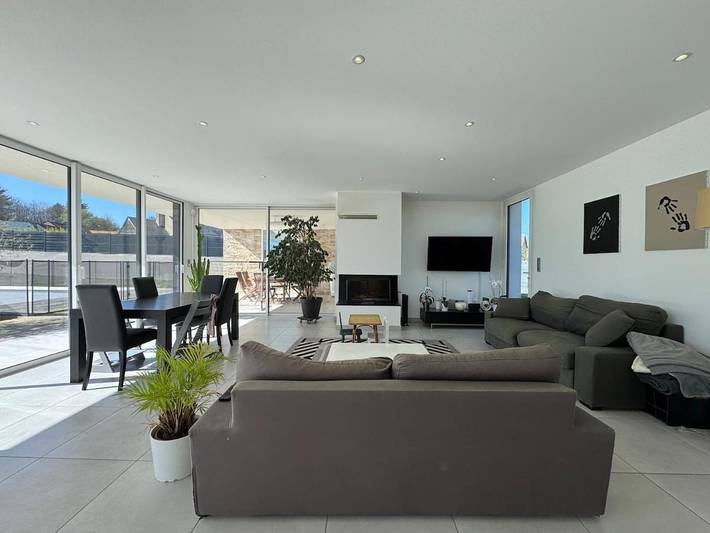 Location de vacances pour 8 personnes, avec piscine et jardin à Trangé