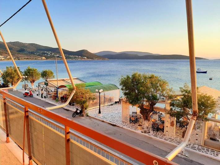 Ferienwohnung für 4 Personen, mit Ausblick und Balkon, kinderfreundlich in Karystos