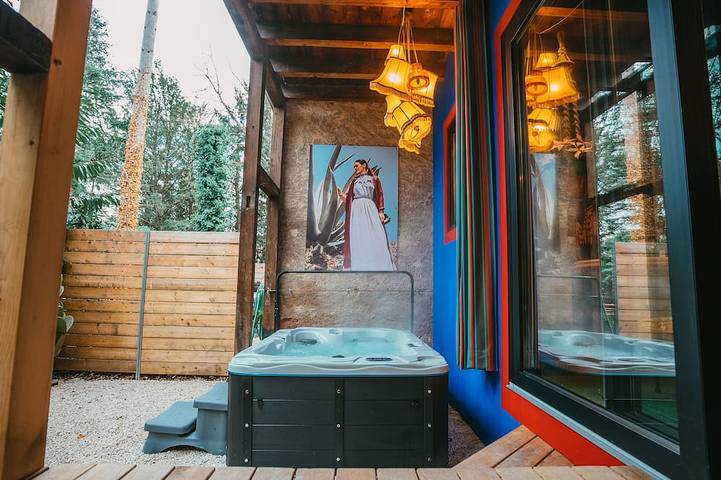 Ferienhaus für 2 Personen, mit Whirlpool und Terrasse sowie Garten