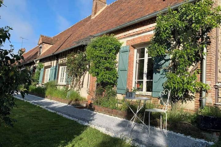 Gîte pour 6 personnes, avec jardin dans Moussonvilliers