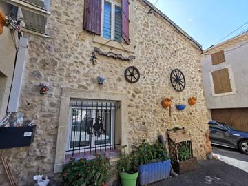 Gîte pour 5 personnes, avec terrasse à Quarante