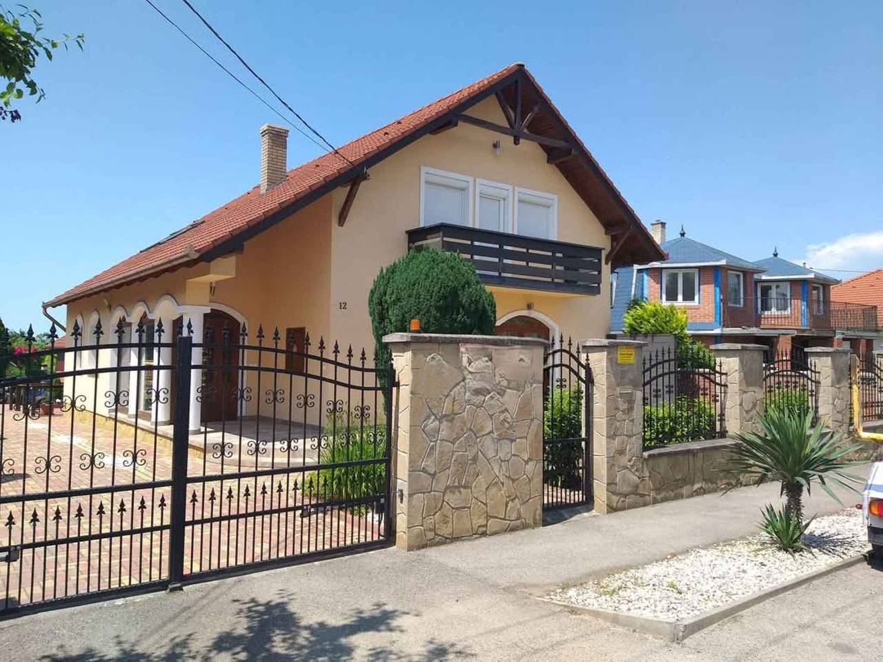 Ganze Ferienwohnung, Ferienwohnung mit großer Terrasse, Klimaanlage und Wifi  in Balatonboglar, Plattensee Südufer