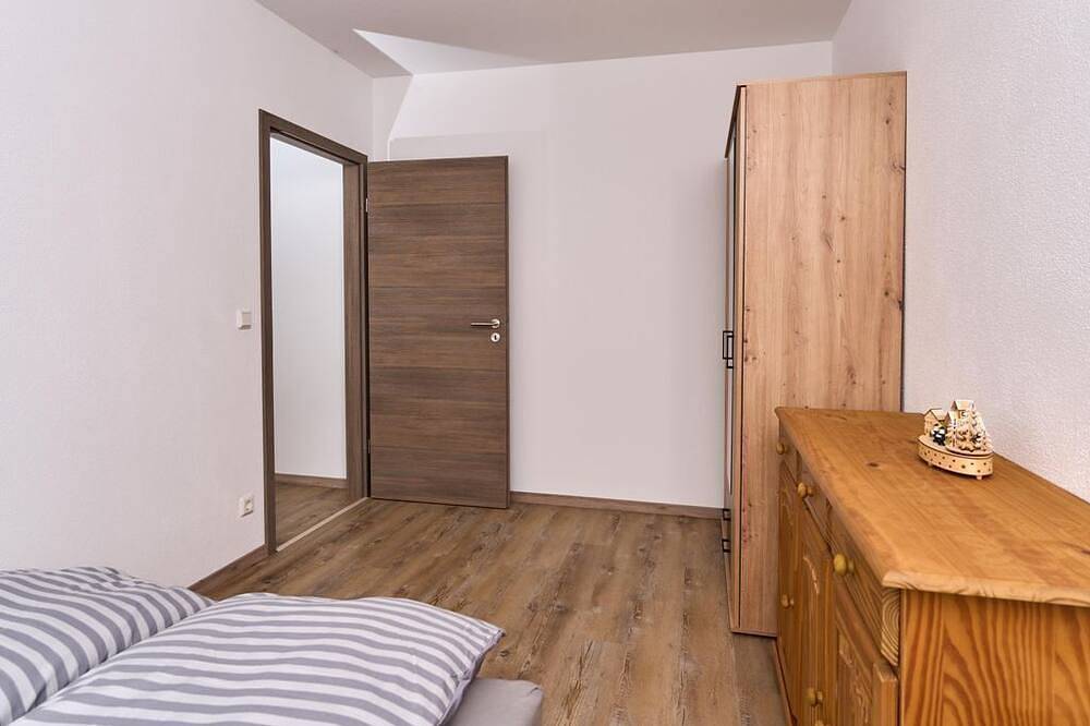 Ganze Wohnung, Ferienwohnung Buks - Fewo, Bad, Wc, 1 Schlafraum in Mehren, Vulkaneifel