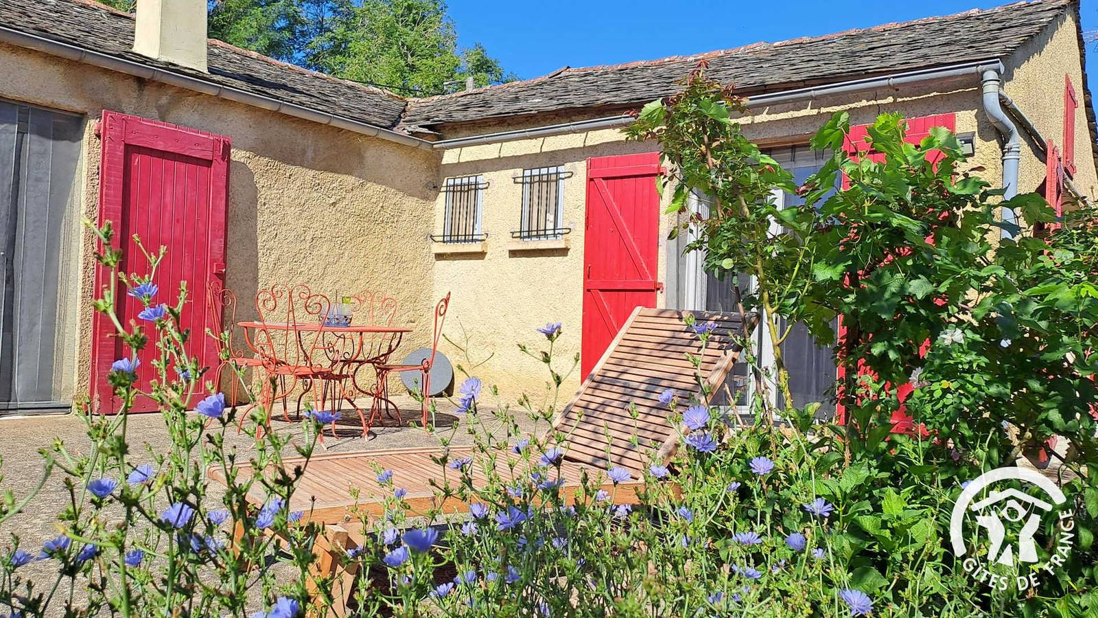 Gîte für 6 Personen mit Terrasse in Saint-Pierre-de-Trivisy, Lacaune und Umgebung
