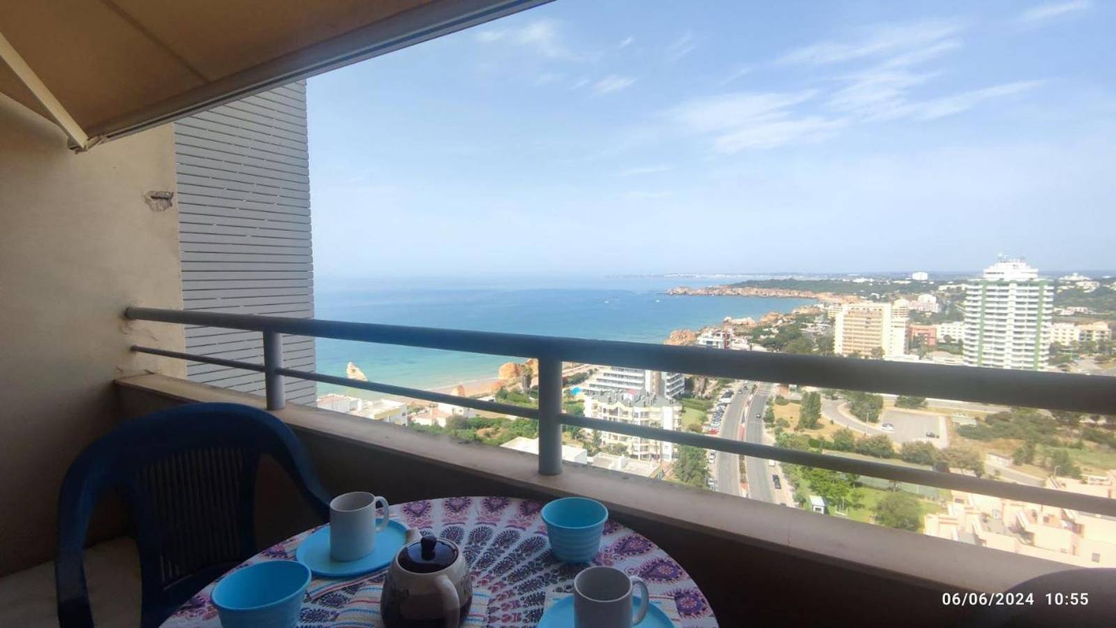 Apartamento entero, Apartamento 'Jardins Da Rocha' con vistas al mar, Wi-Fi y aire acondicionado in Praia da Rocha, Portimão