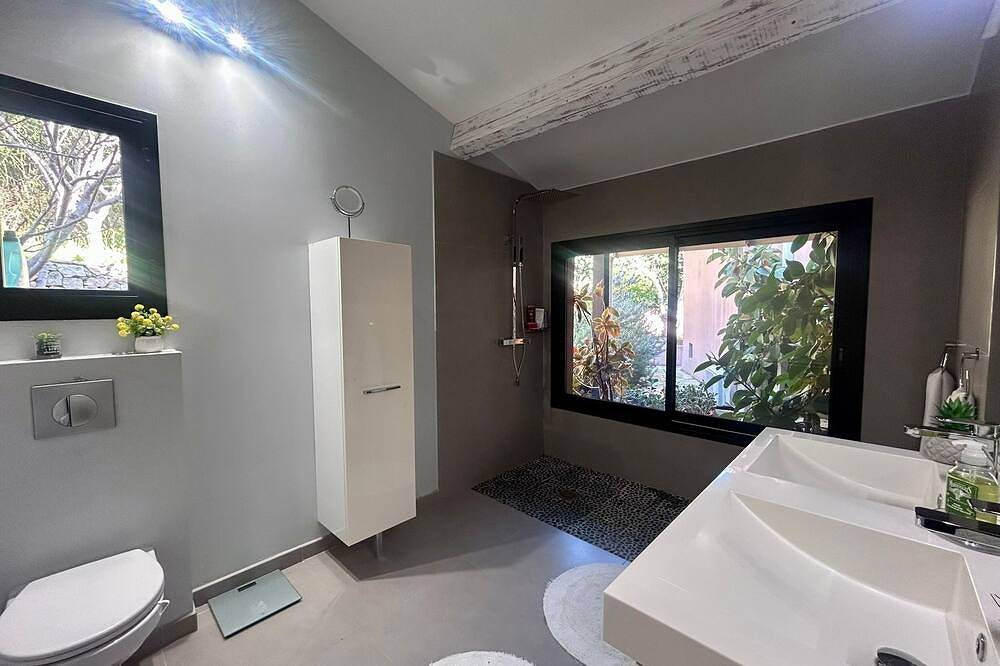 Villa with contemporary flair in Ollioules, Mittelmeerküste (Frankreich)