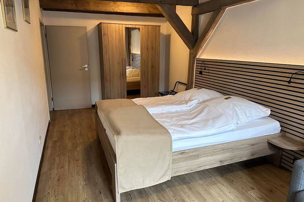 Apartamento entero, 3rd floor: Apartment with 2 bedrooms and shower - Brauberger's Ferienwohnung in Lübeck, Bahía de Lübeck