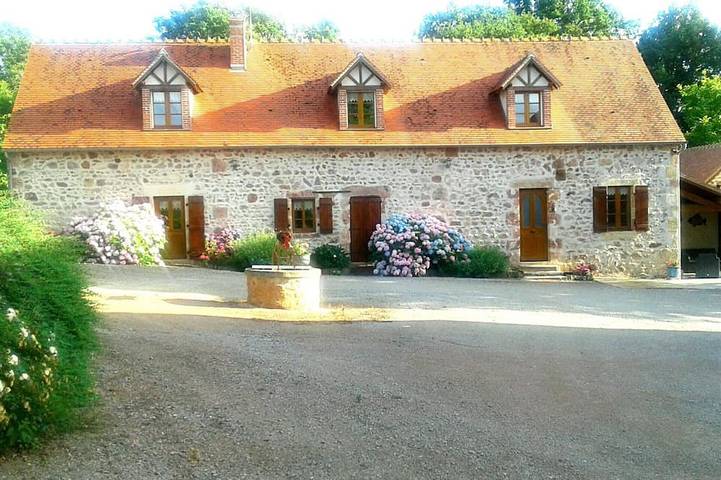 Gîte pour 8 personnes, avec jardin, animaux acceptés dans Haut-Bocage
