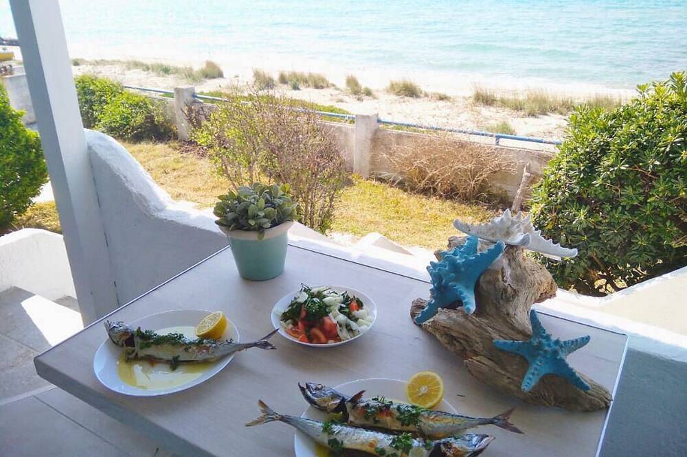 House by the sea with amazing view in Skala Fourkas, Cassandra