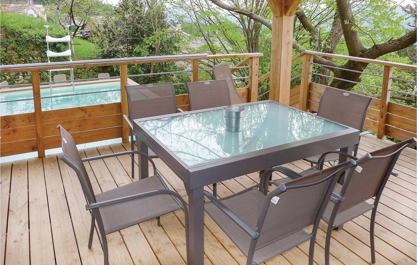 Charmant appartement de 90m2 avec piscine et parking in Bordezac, Parc national des Cévennes