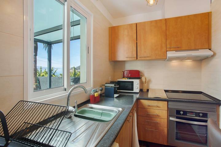 Hel lejlighed, Capelos Country House with Sea View, Private Garden, and Wi-Fi in Santo António (Madeira), Maderia