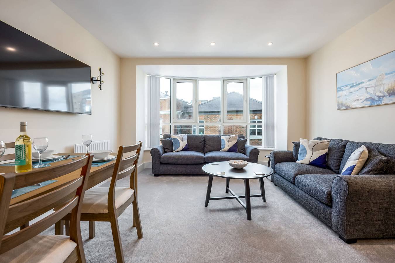 Entire apartment, Quay Retreat - Spacious Apartment with On-site Parking in Poole, Poole Harbour
