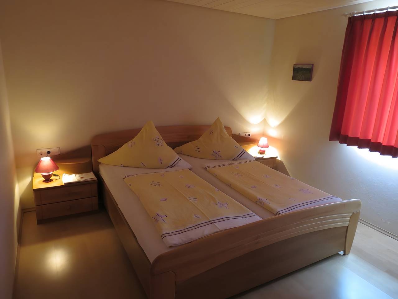 Ganze Wohnung, Ferienwohnung '2' mit Balkon, Garten und Wlan in Überlingen, Region Bodensee-Oberschwaben