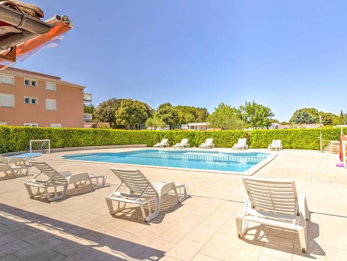 Camping für 6 Personen, mit Terrasse und Garten sowie Pool, mit Haustier in Medulin - 3