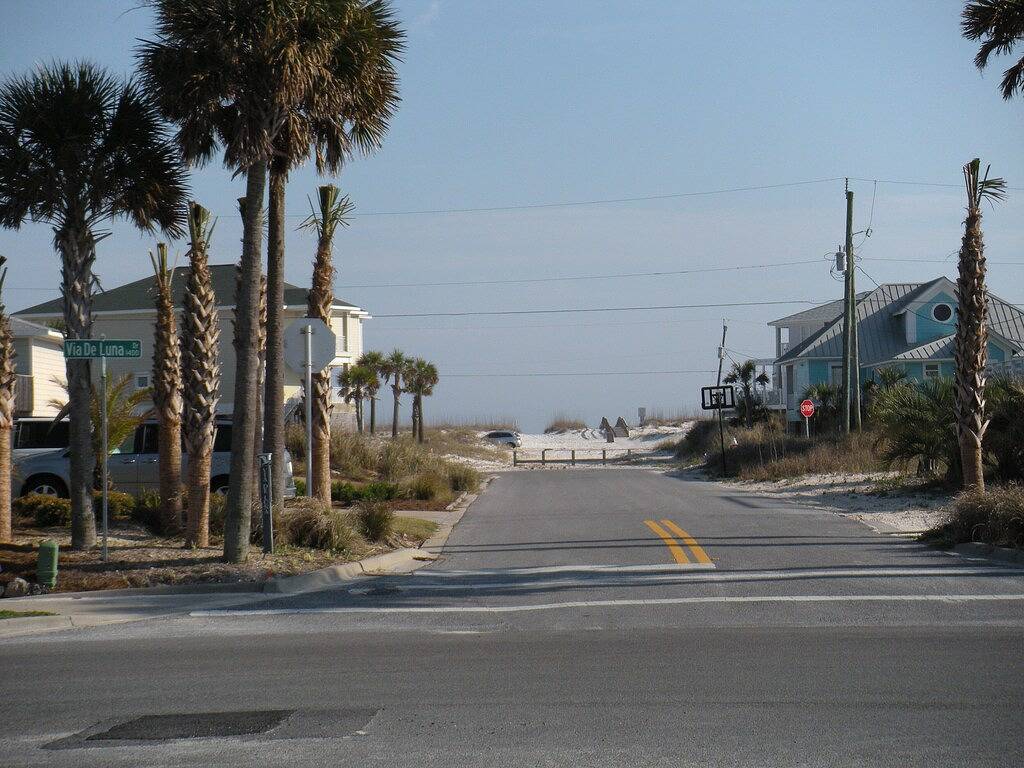 Ultimatives Familienferienhaus - beheizter Pool! Spielzimmer! Auf Ground Level! in Pensacola Beach, Emerald Coast