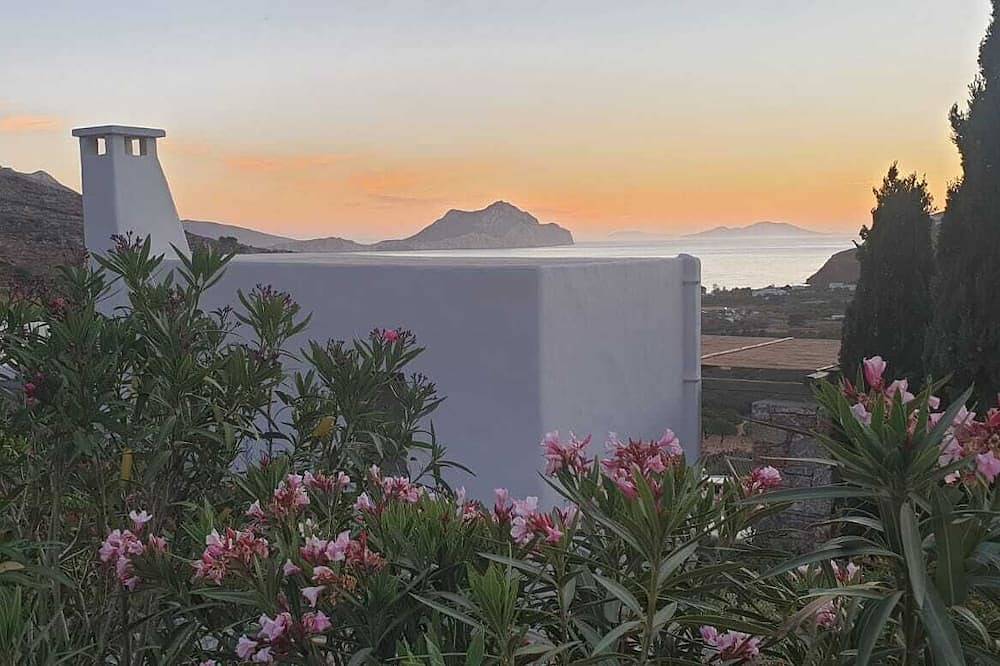 Amorgos- Villa Handras, Main Villa in Amorgos