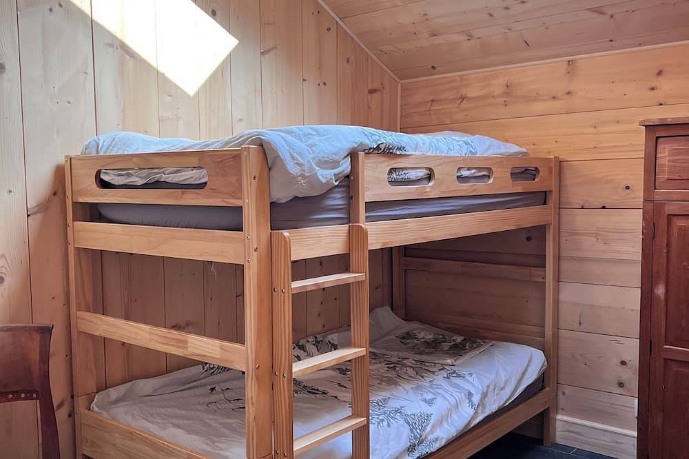 Ganze Wohnung, Attractive apartment *** in the French alps, in farmhouse from 1751 by the river in Mieussy, Region Bonneville