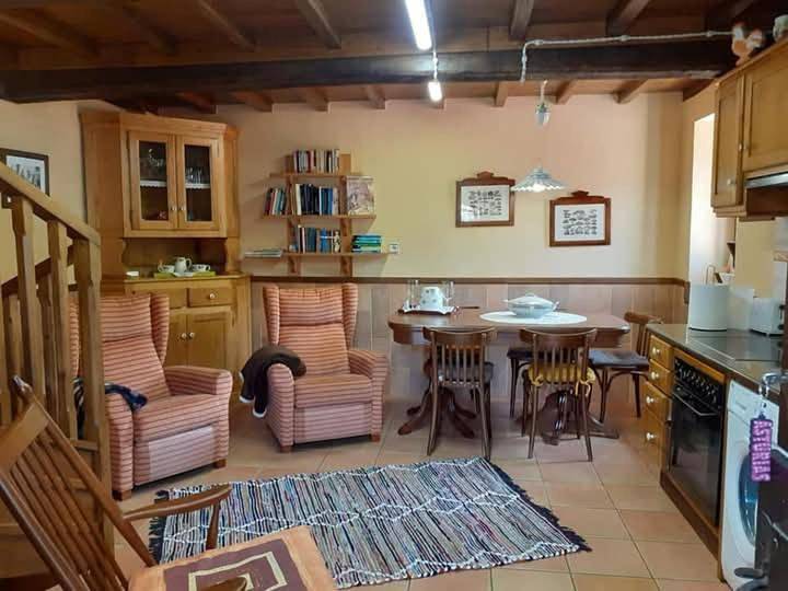 La Casina de Santulaya in Cangas del Narcea, Cordillera Cantábrica
