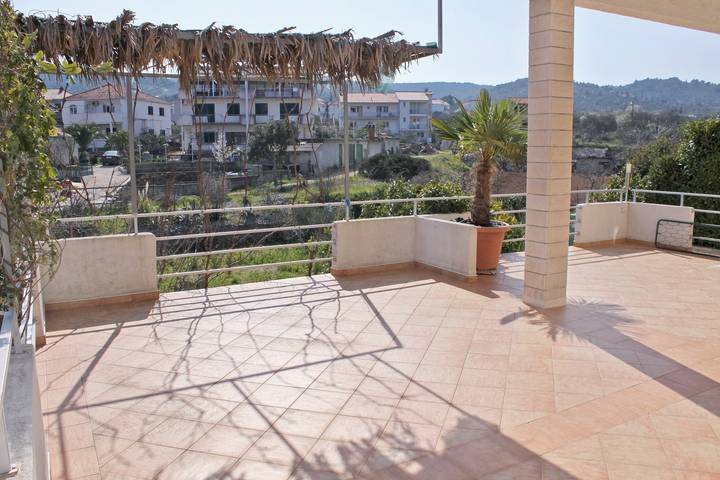 Apartament wakacyjny dla 2 osób, z balkon/ taras w Slatine