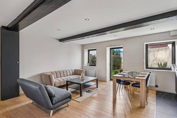 Gîte pour 4 personnes, avec jardin à La Tour-de-Salvagny - 2