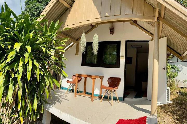 Gîte pour 2 personnes, avec terrasse, animaux acceptés dans Thongsala