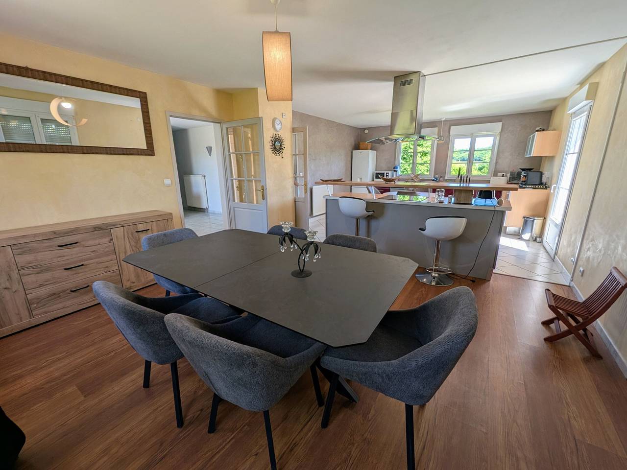 Amplia casa rural en Fretigney con jardín y billar, ideal para 8 pers. in Fretigney-et-Velloreille, Alto Saona