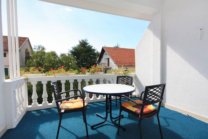 Ferienwohnung für 3 Personen, mit Balkon/Terrasse in Vodice