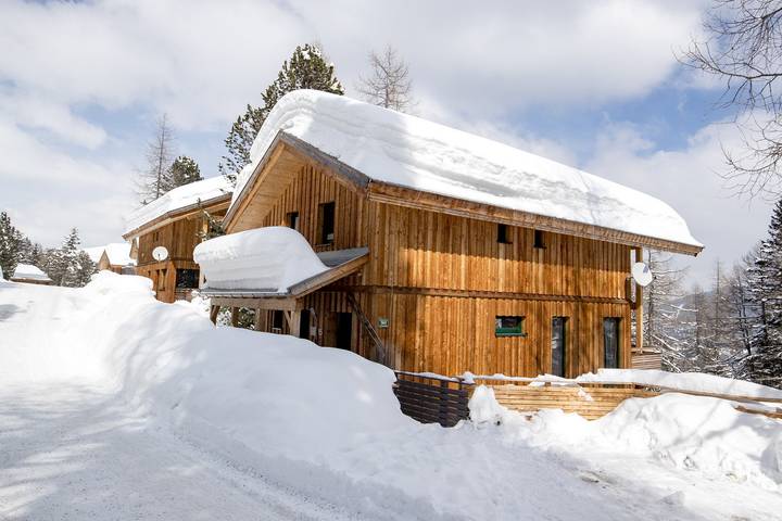 Ferienhaus # 15 mit Sauna, Whirlpool-Badewanne und Außen Whirlpool in Stadl-Predlitz, Turracher Höhe