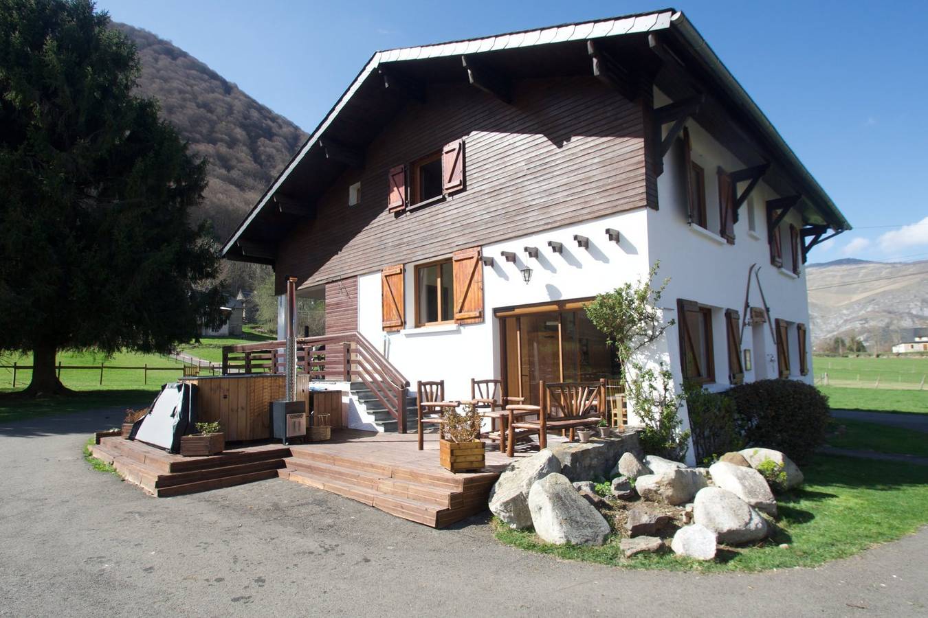 Chambres & table d'hôtes végétarienne – Chalet Ourea - Isard in Campan, Pyrénées