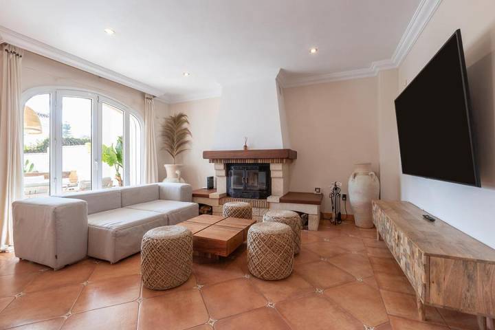Casa rural para 8 personas, con Balcón y Jacuzzi además de Terraza y Jardín en Torremolinos - 4