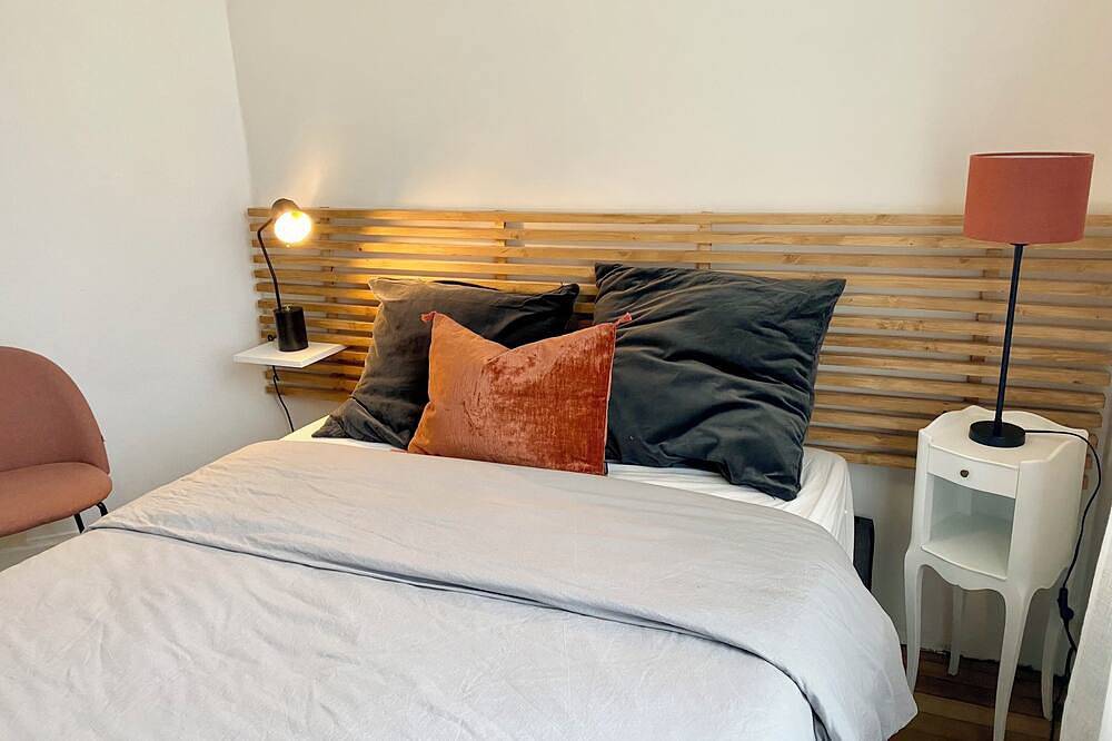 Entire apartment, Private cinema & Popcorn near Orly airport and Paris in Athis-Mons, Essonne