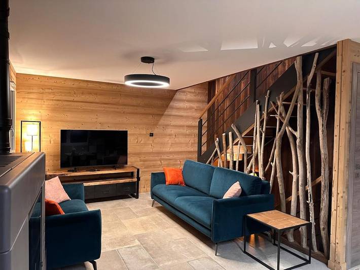 Casa rural para 11 personas, con jardín además de piscina y jacuzzi - 1