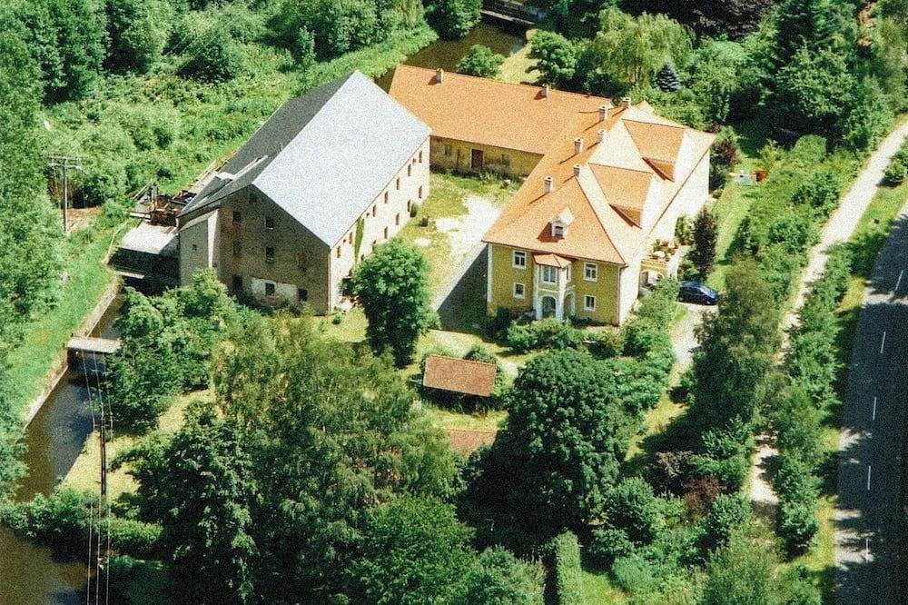 Ganze Wohnung, Minimalistisches Ferienapartment in der Oberpfalz in Neunburg vorm Wald, Naturpark Oberpfälzer Wald