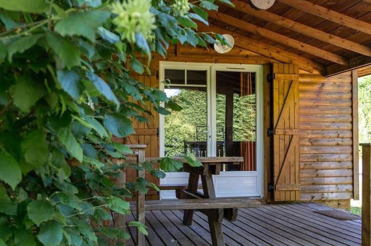 Camping pour 2 personnes, avec Jacuzzi et Terrasse ainsi que Jardin et Vue