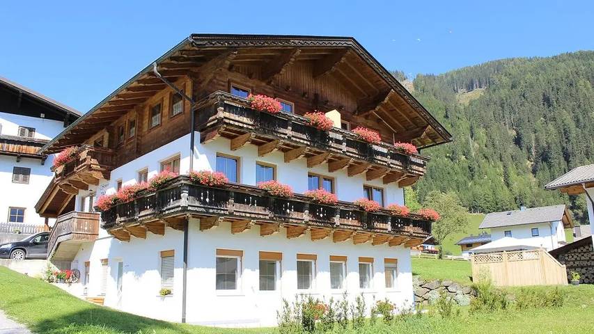 Ferienwohnung für 5 Personen, mit Balkon und Garten in Obertilliach