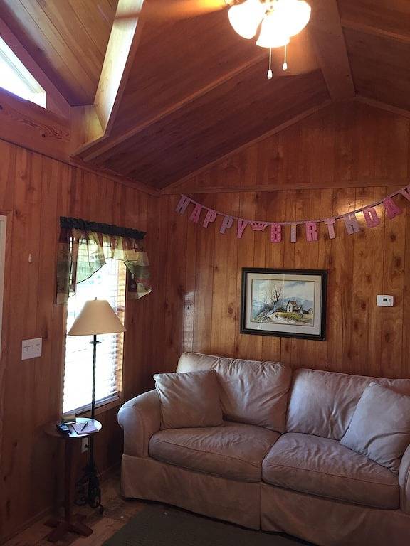 Vacation rental for 5 people, with terrace and yard, with pets in Dale Hollow Lake