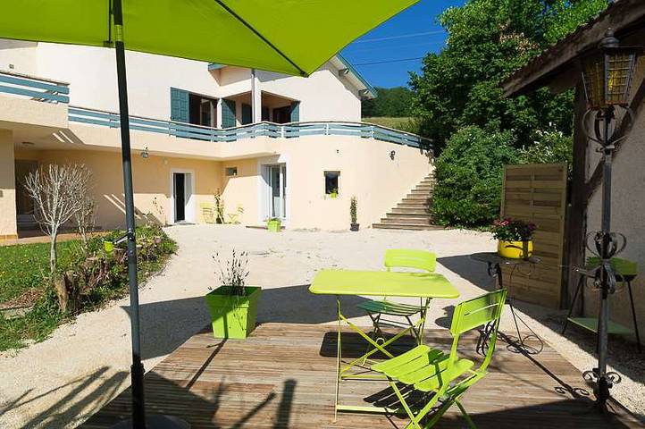 Gîte pour 2 personnes, avec jardin et piscine