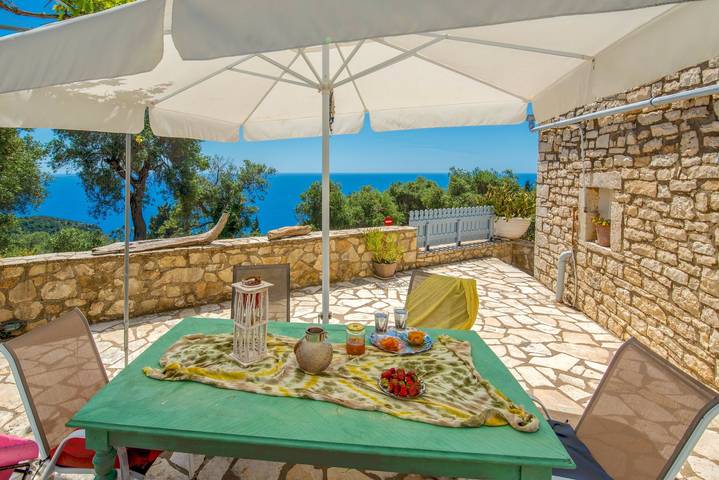 Apartment for 5 people, with Terrace and Garden in Paxos