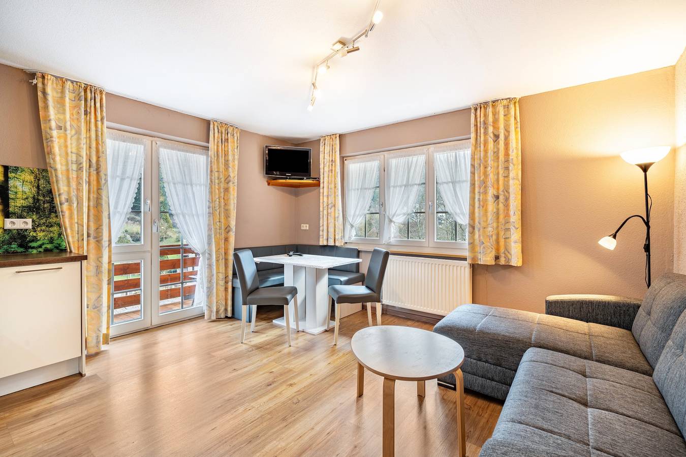 Ganze Wohnung, Ferienwohnung 'Hofblick' mit Gemeinschaftspool in Wolfach, Kinzigtal