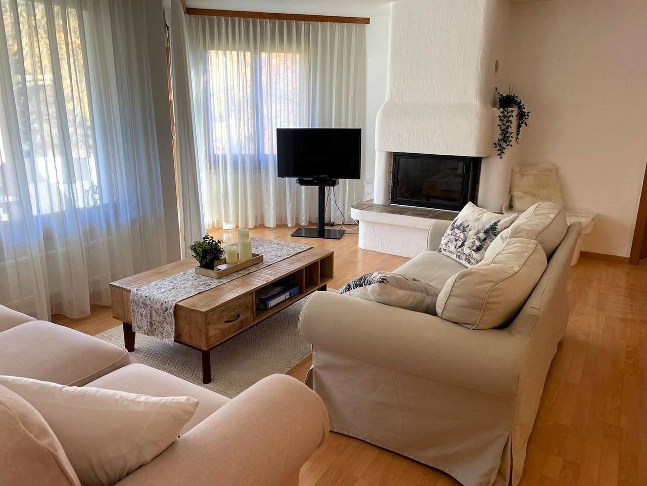 Ganze Ferienwohnung, Cadras 14 - 3.5 Zimmerwohnung - 6 Betten in Tinzen, Surses