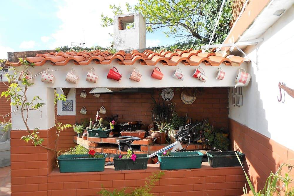 Großes sonniges Dreibettzimmer mit eigenem Wc in São João de Loure e Frossos, Aveiro Distrikt